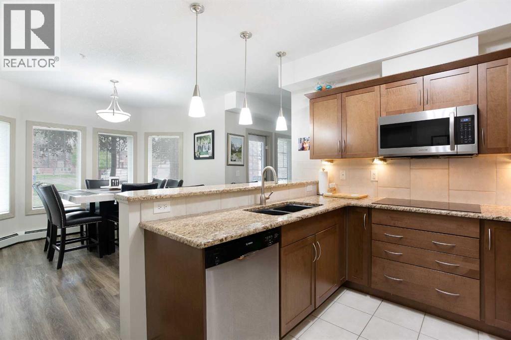 Photo 3 of 102 70 Royal Oak Plaza Nw, Calgary AB