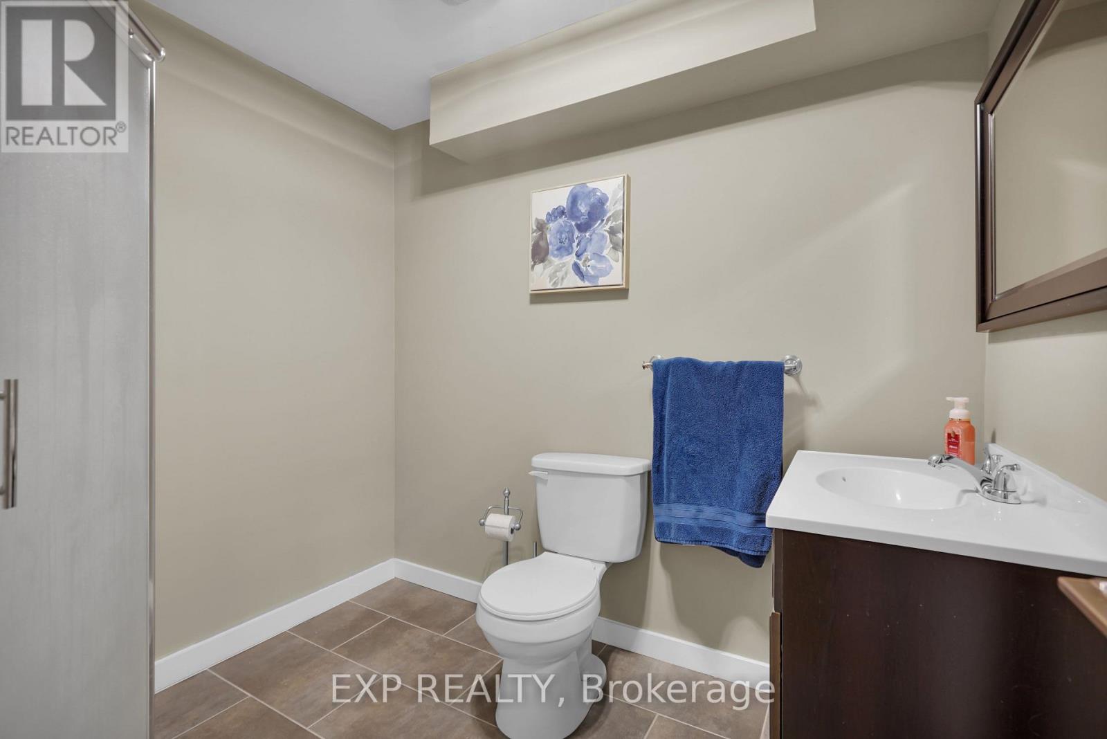 Photo 26 of 2221 Tribalwood St Street, London North ON