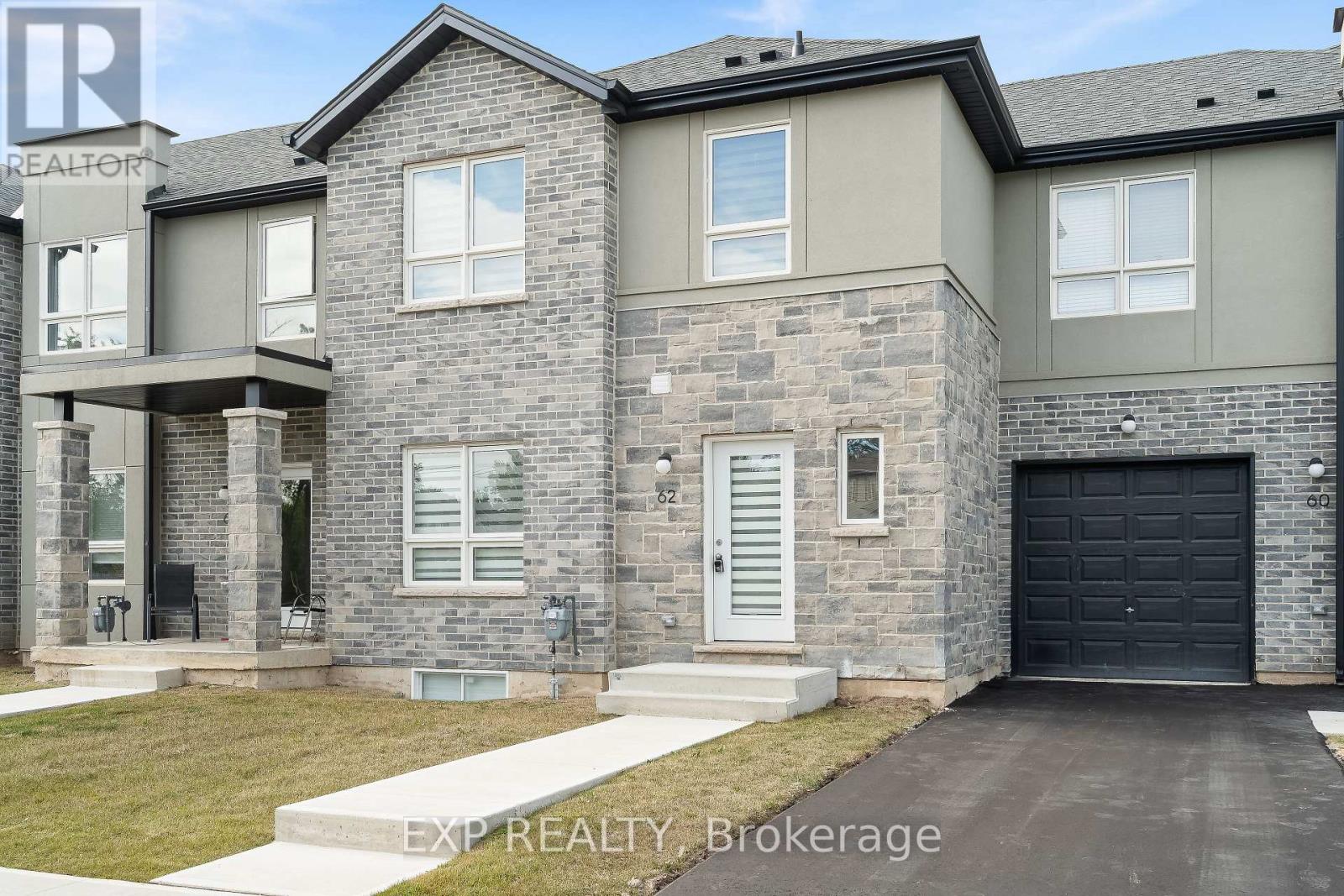 Photo 2 of 62 St George Street, Welland ON