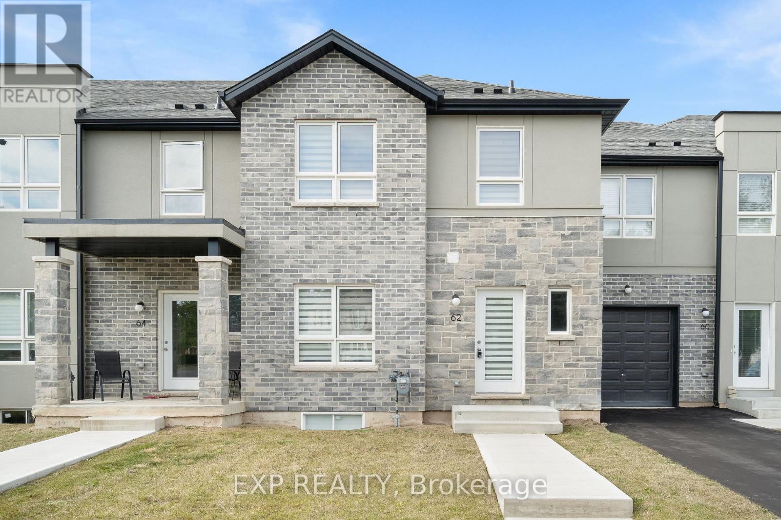Photo 3 of 62 St George Street, Welland ON