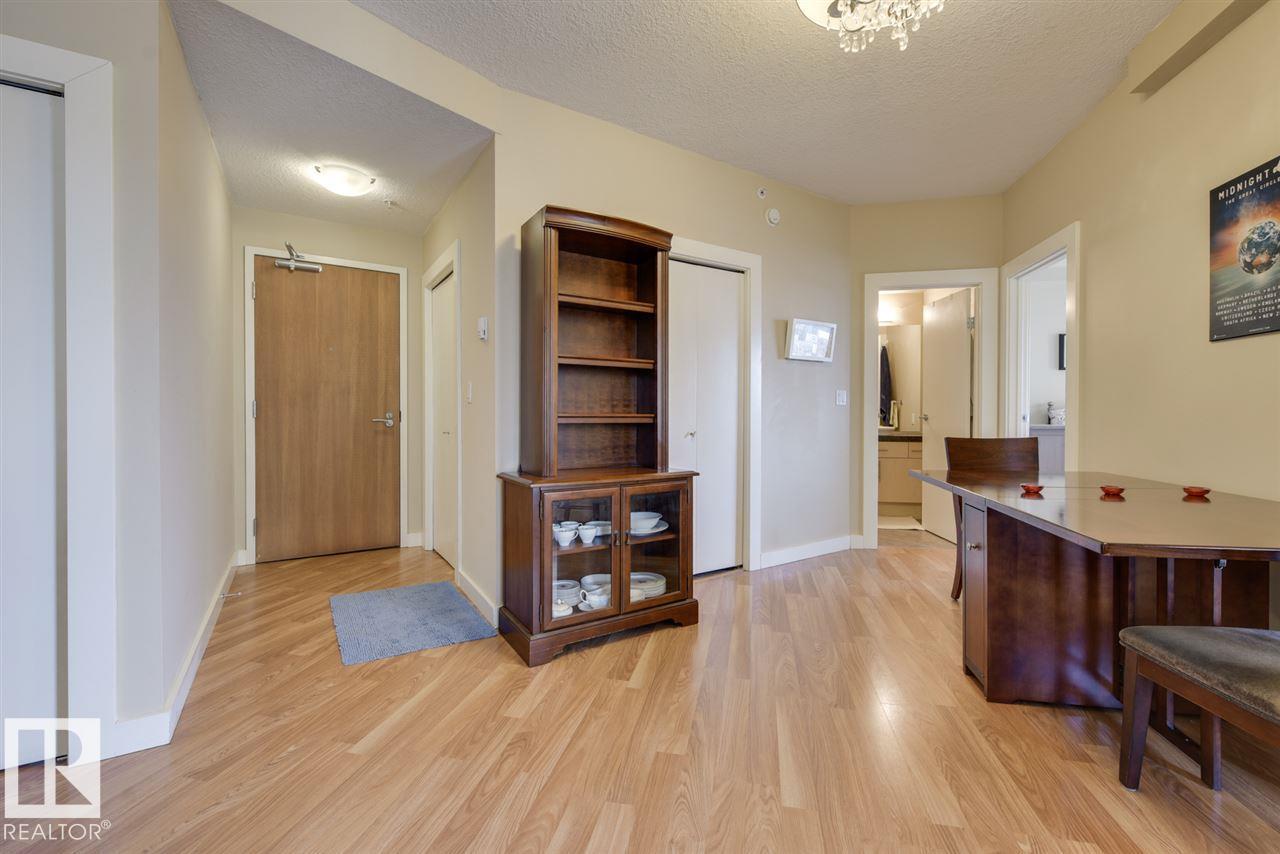 Photo 10 of 906 10136 104 St Nw, Edmonton AB