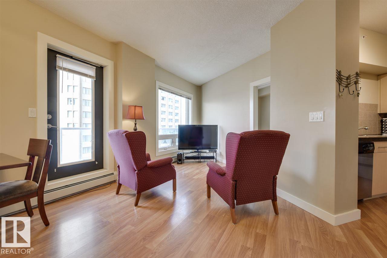 Photo 2 of 906 10136 104 St Nw, Edmonton AB