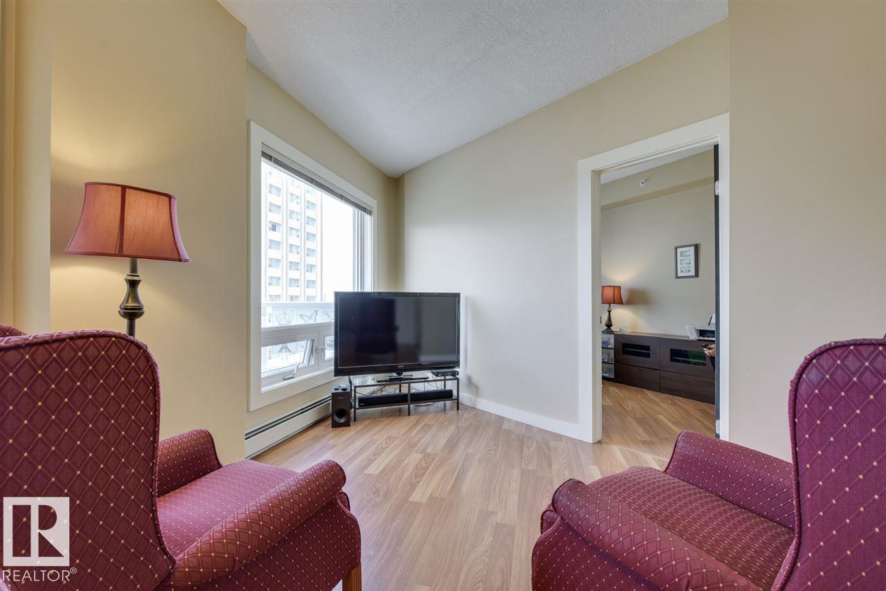 Photo 3 of 906 10136 104 St Nw, Edmonton AB