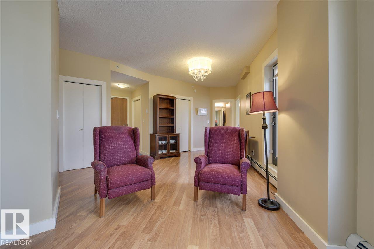Photo 4 of 906 10136 104 St Nw, Edmonton AB