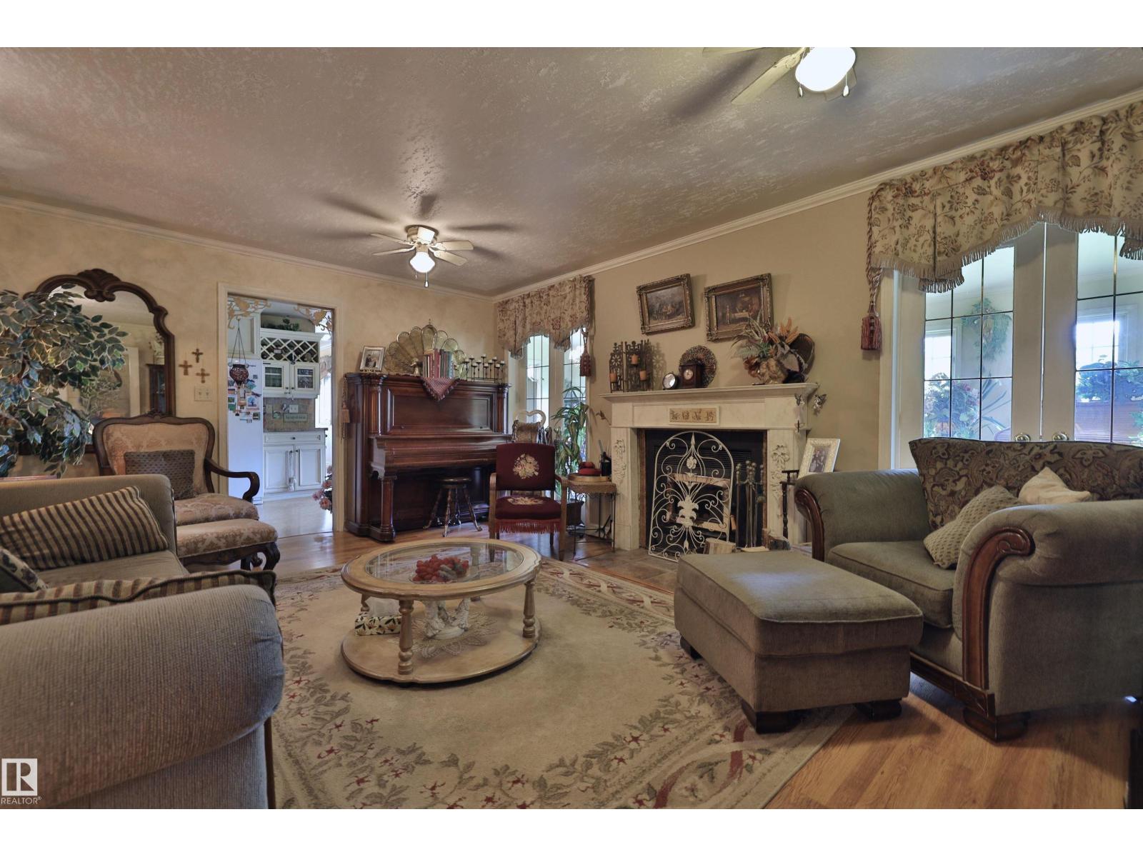 Photo 18 of 8002 45 St, Rural Wetaskiwin County AB