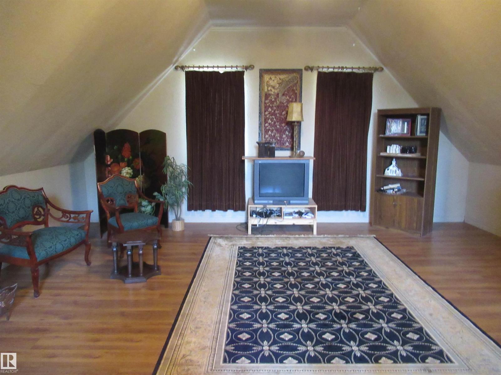 Photo 34 of 8002 45 St, Rural Wetaskiwin County AB