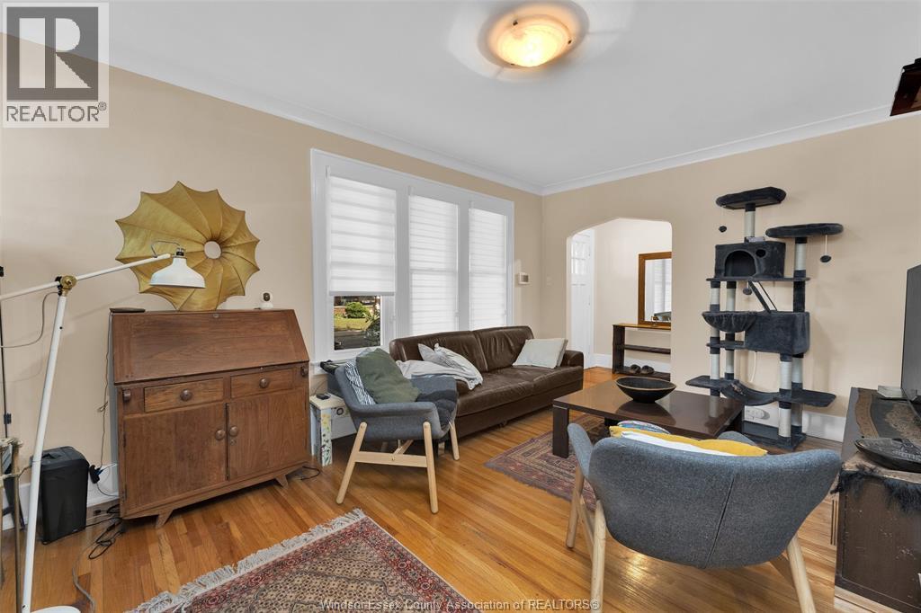 Photo 16 of 1501 Dougall Avenue, Windsor ON