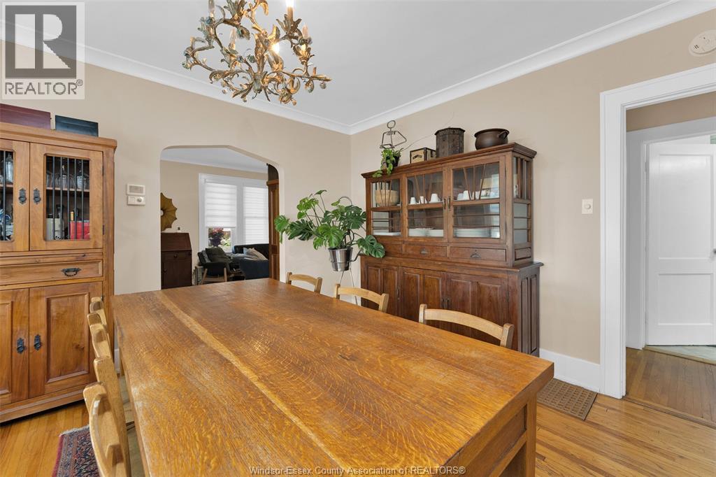 Photo 18 of 1501 Dougall Avenue, Windsor ON