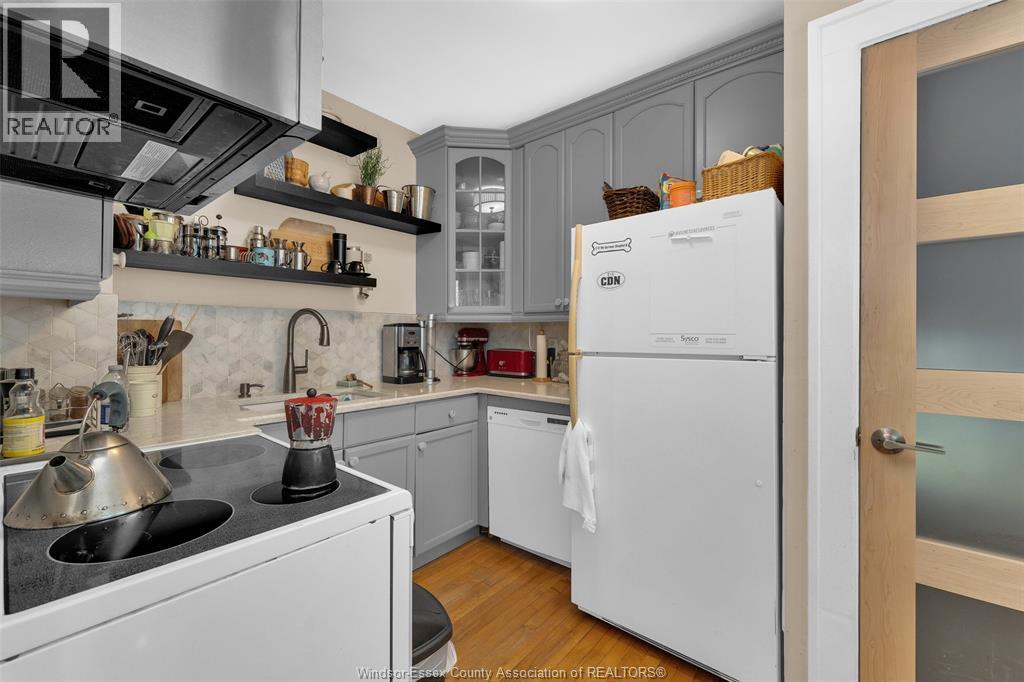 Photo 20 of 1501 Dougall Avenue, Windsor ON