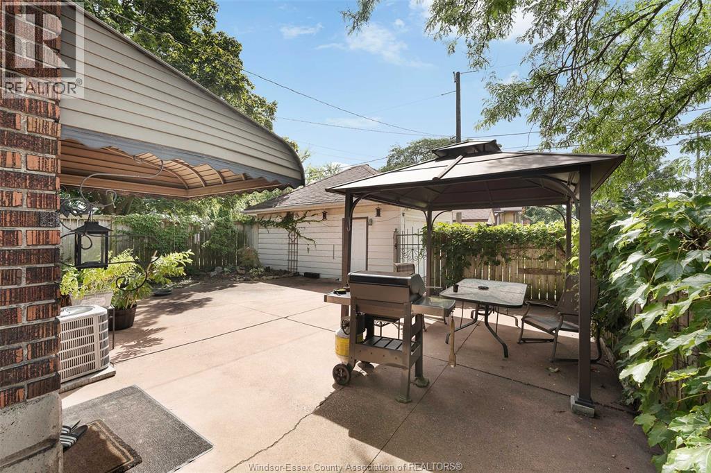 Photo 7 of 1501 Dougall Avenue, Windsor ON