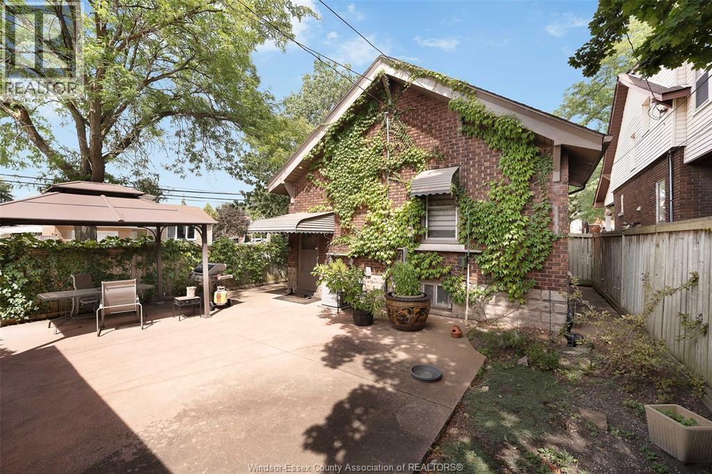 Photo 9 of 1501 Dougall Avenue, Windsor ON