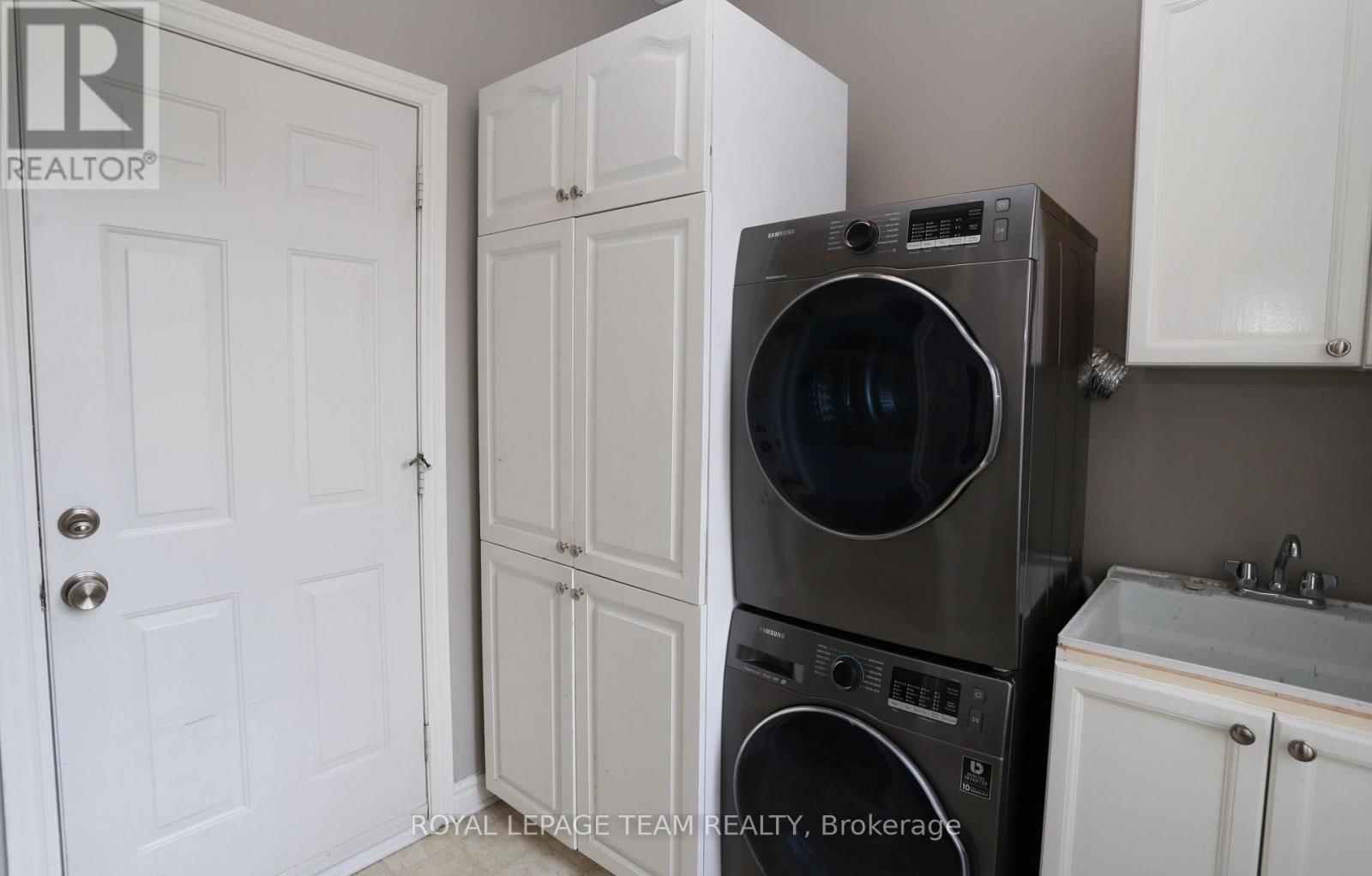 Photo 20 of 78 Friendly Crescent, Ottawa ON