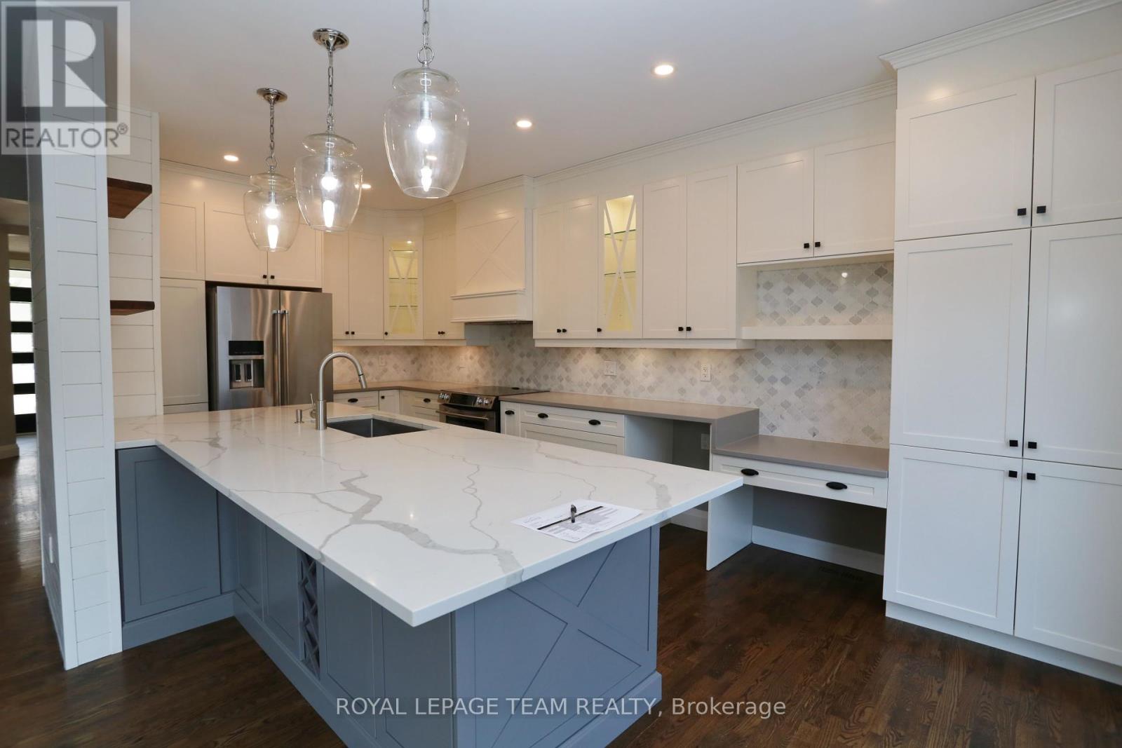 Photo 16 of 78 Friendly Crescent, Ottawa ON