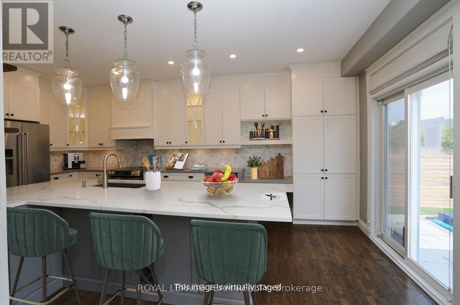 Photo 14 of 78 Friendly Crescent, Ottawa ON