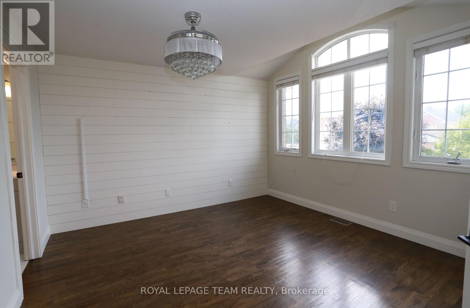 Photo 26 of 78 Friendly Crescent, Ottawa ON