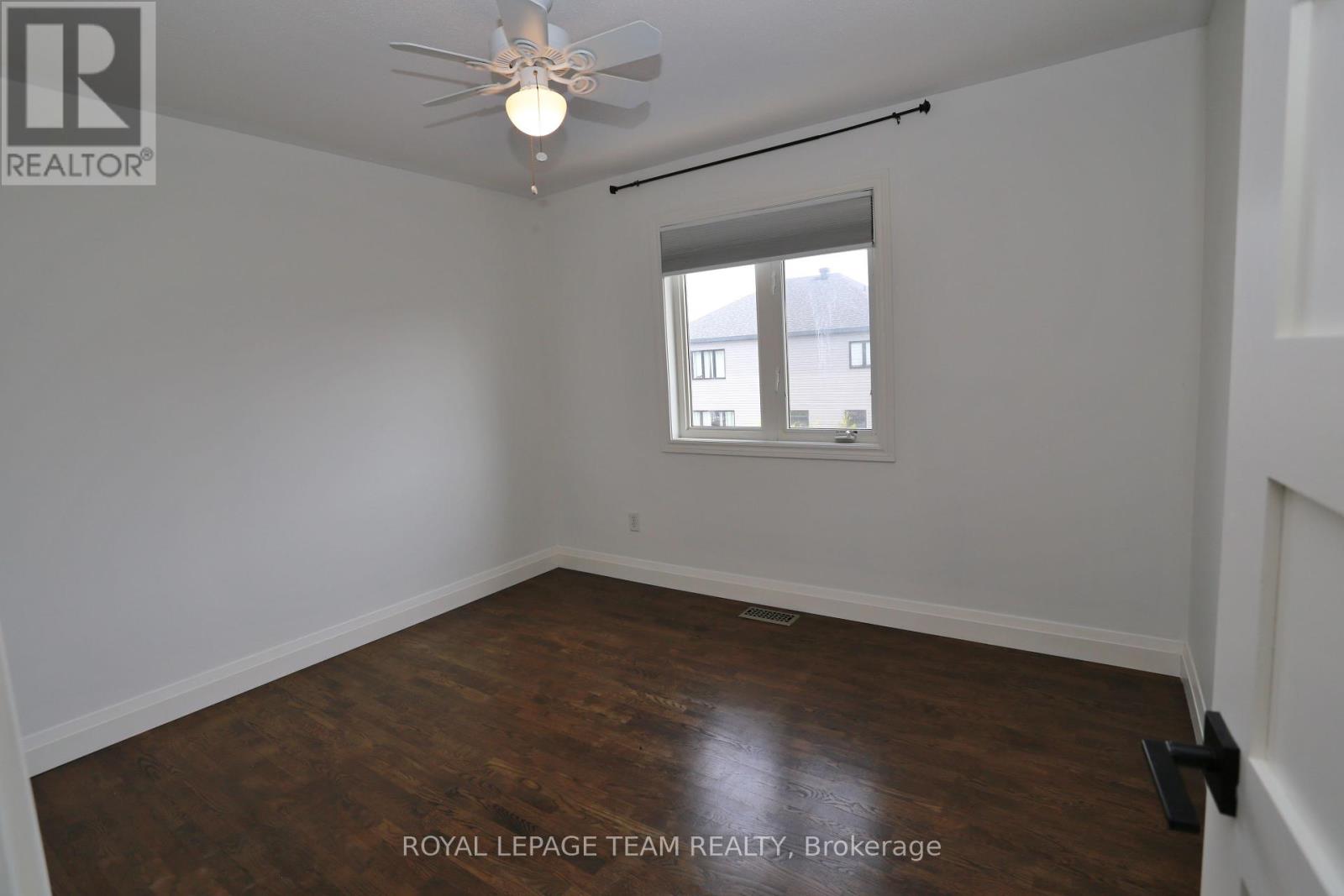 Photo 31 of 78 Friendly Crescent, Ottawa ON