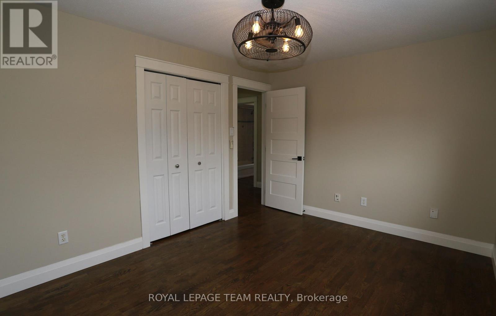 Photo 37 of 78 Friendly Crescent, Ottawa ON