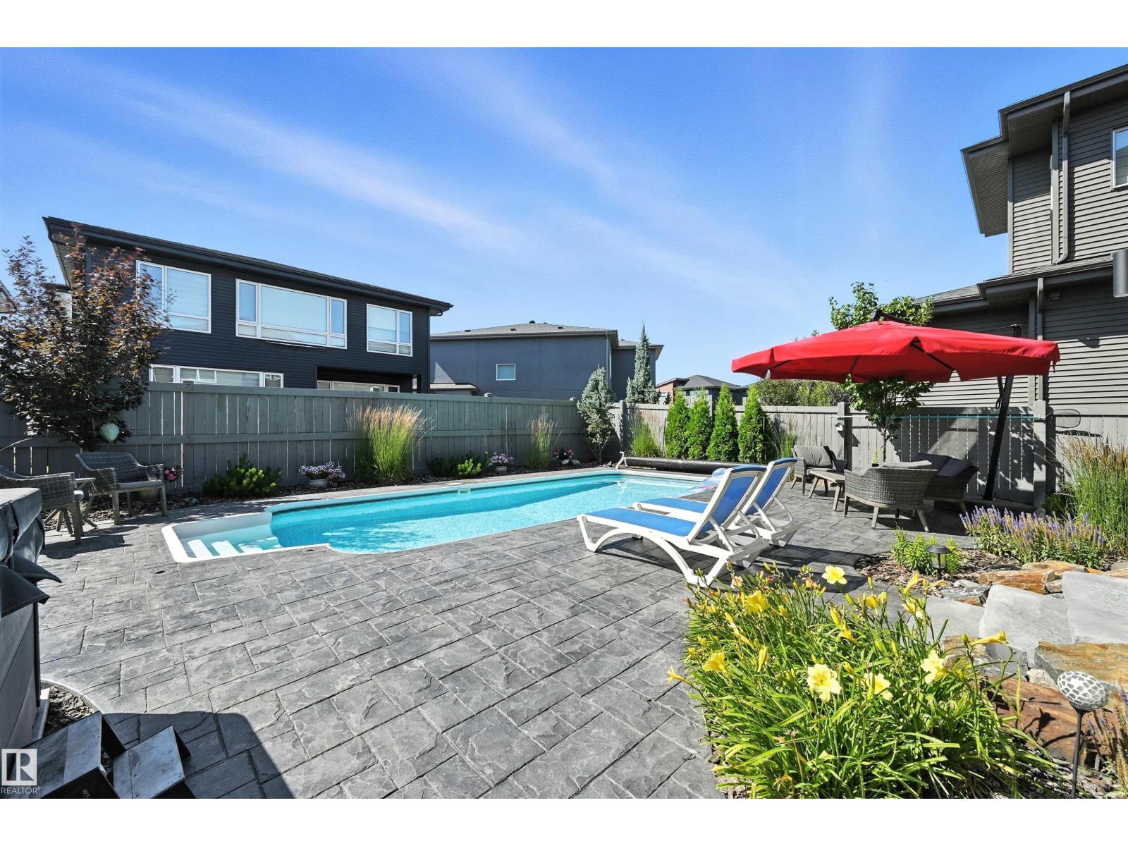 Photo 2 of 6616 Knox Pl Sw, Edmonton AB