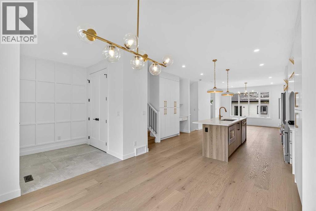 Photo 7 of 2038 54 Avenue Sw, Calgary AB