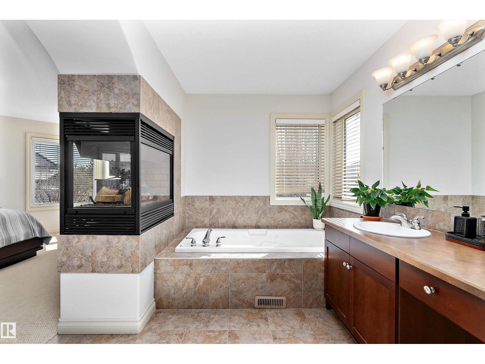 Photo 50 of 3411 Macneil Link Li Nw, Edmonton AB