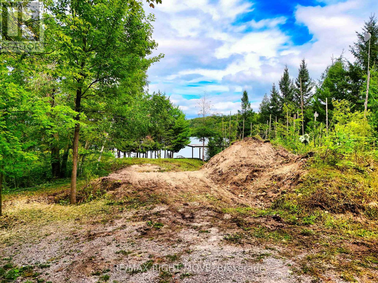 Photo 9 of 9 Beach Road, Oromedonte ON