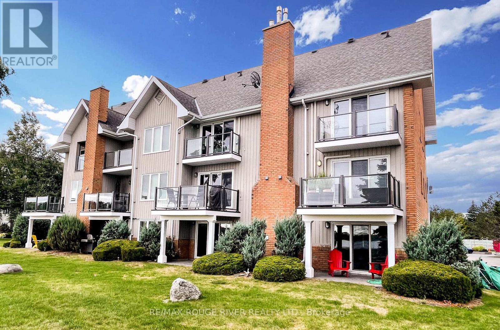 Photo 1 of 121 8 Ramblings Way Se, Collingwood ON