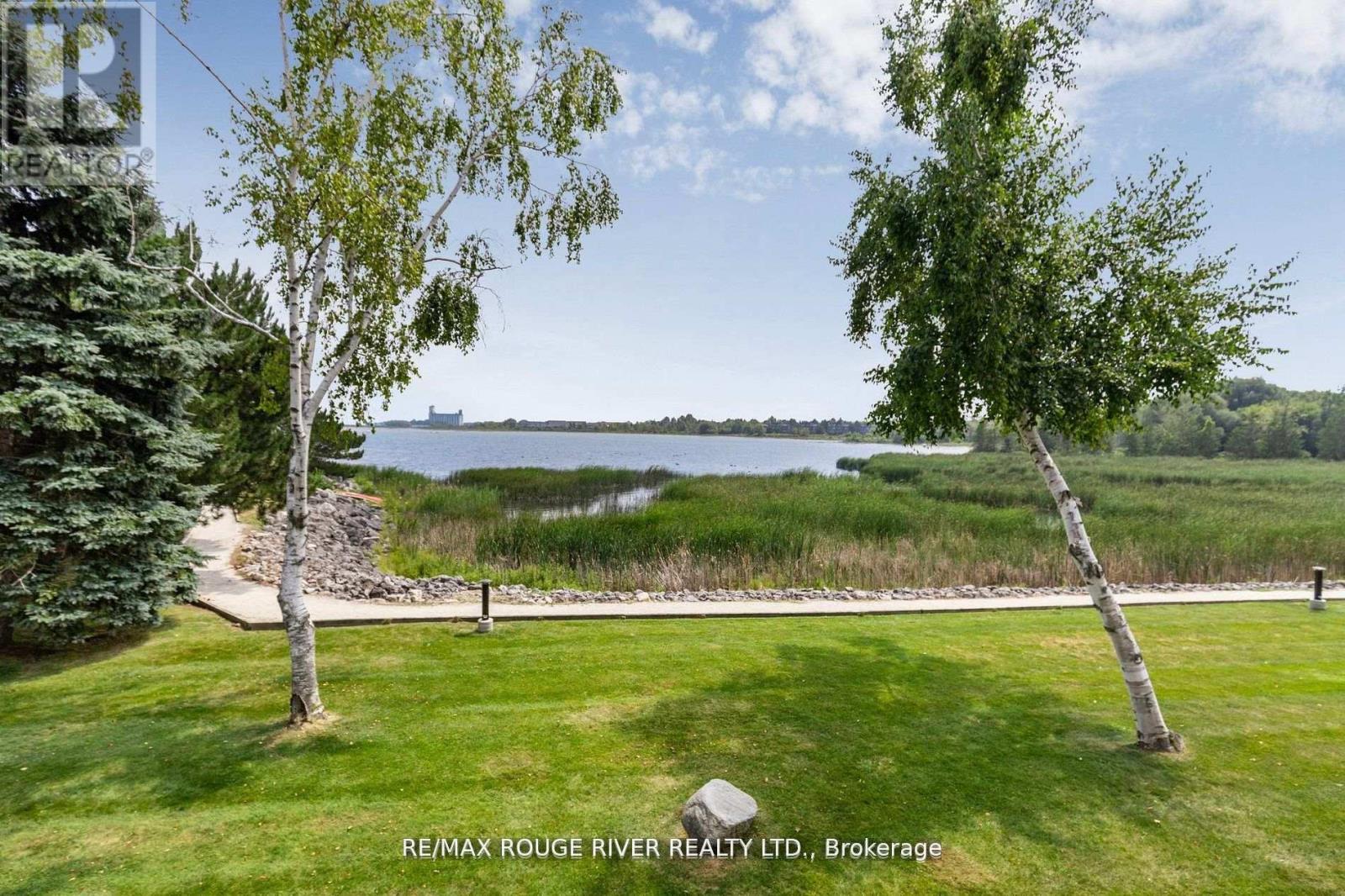 Photo 10 of 121 8 Ramblings Way Se, Collingwood ON
