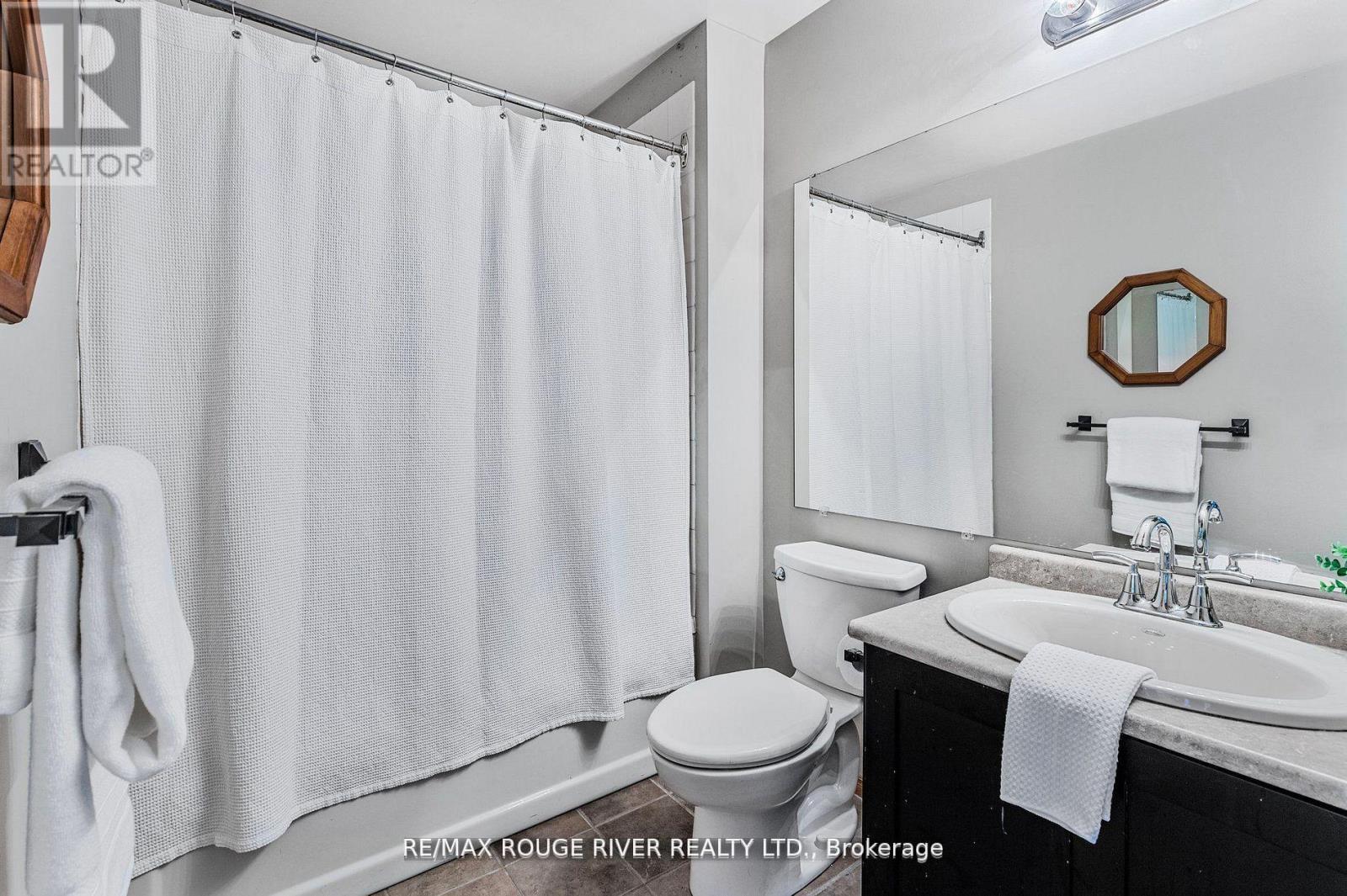 Photo 14 of 121 8 Ramblings Way Se, Collingwood ON