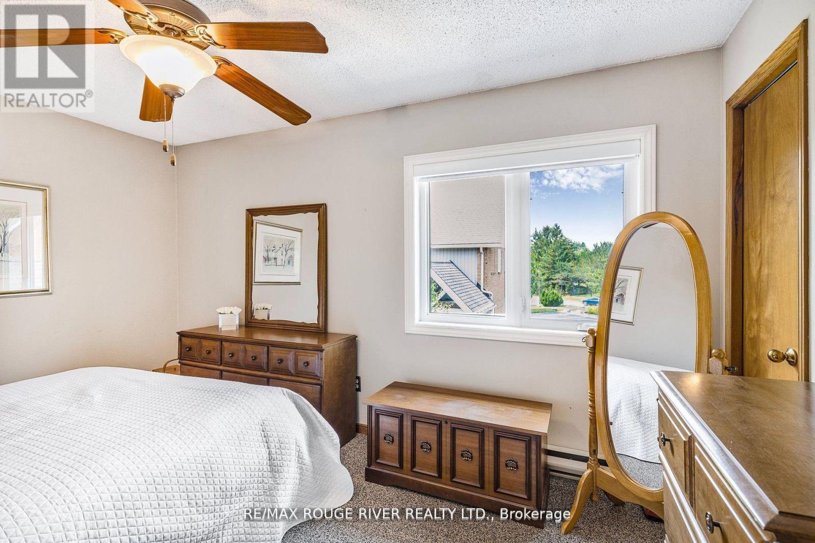 Photo 15 of 121 8 Ramblings Way Se, Collingwood ON