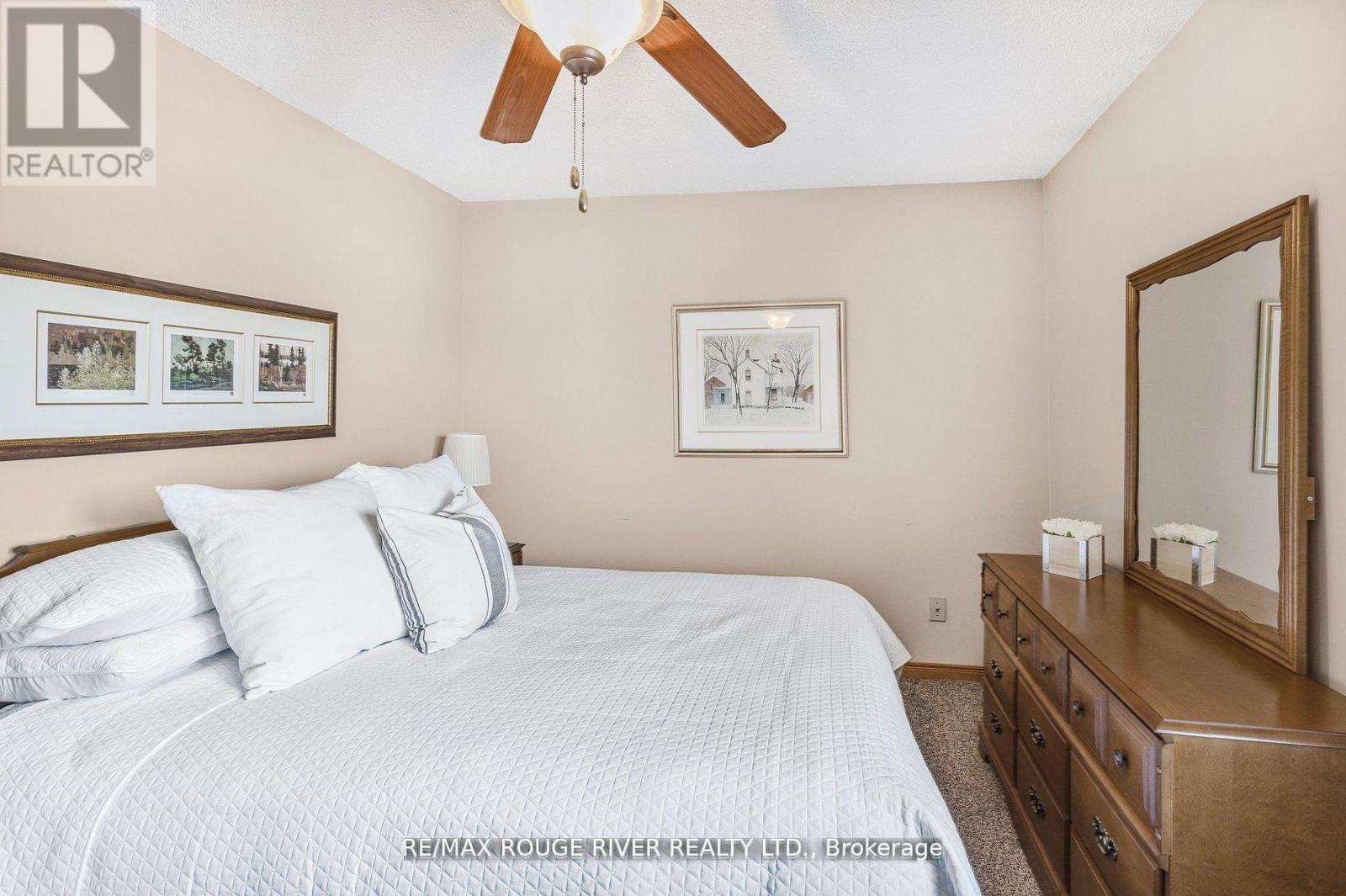 Photo 16 of 121 8 Ramblings Way Se, Collingwood ON