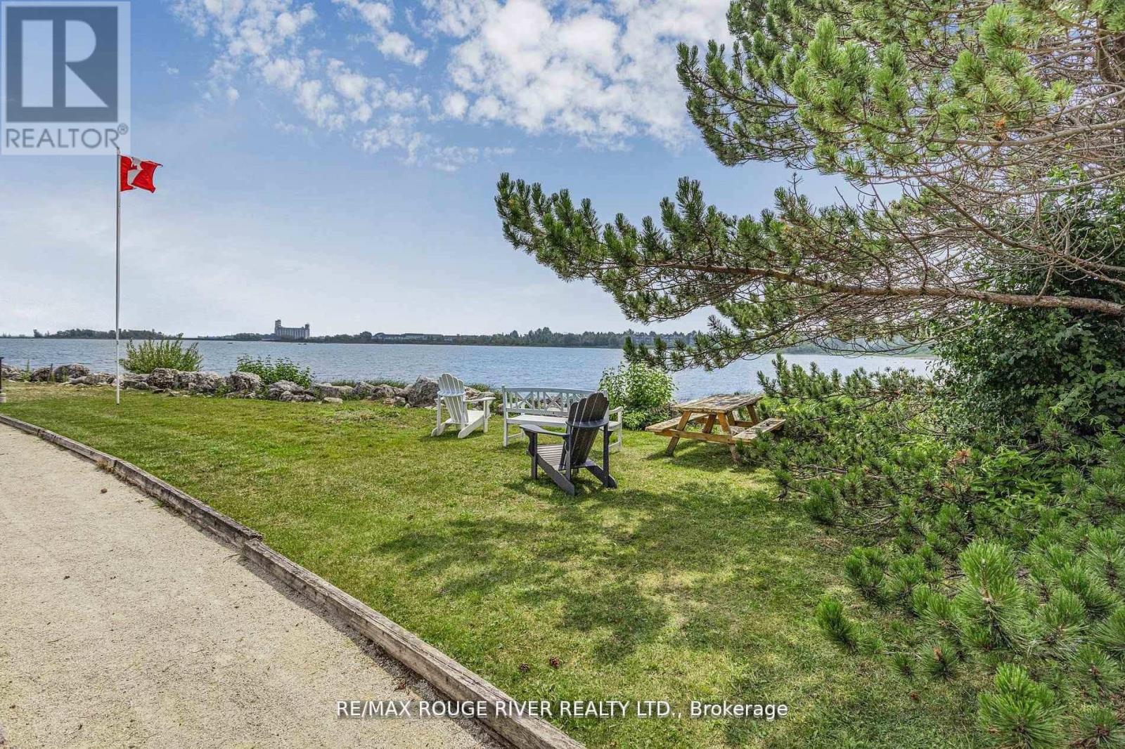 Photo 17 of 121 8 Ramblings Way Se, Collingwood ON
