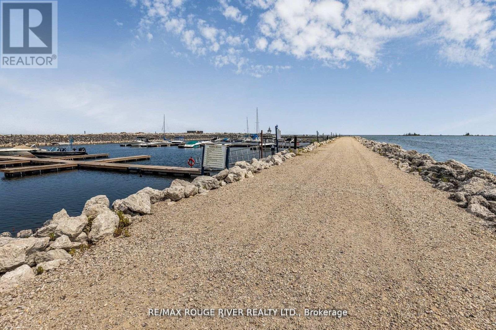 Photo 18 of 121 8 Ramblings Way Se, Collingwood ON