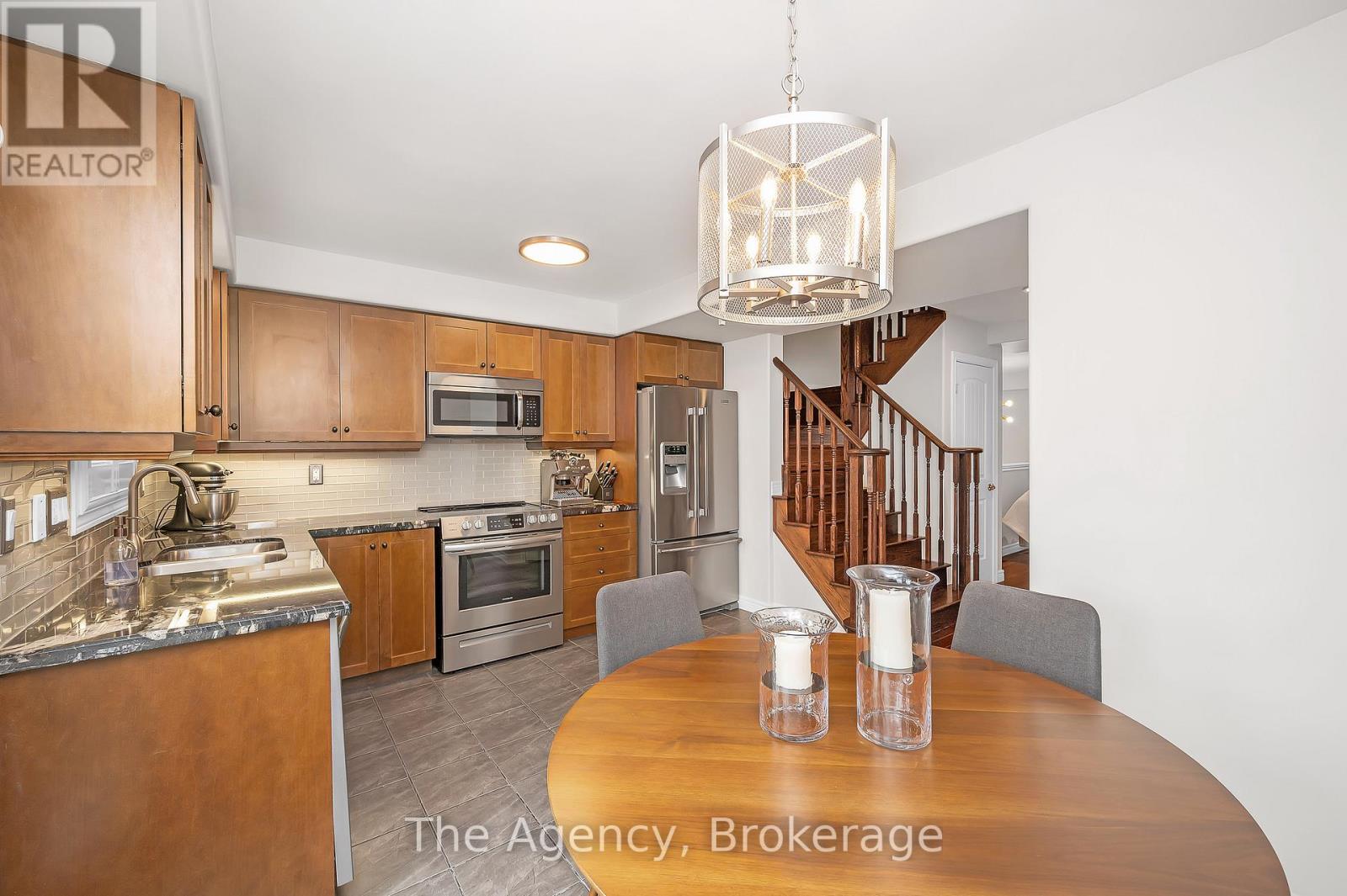 Photo 8 of 13 201 Westbank Trail, Hamilton ON