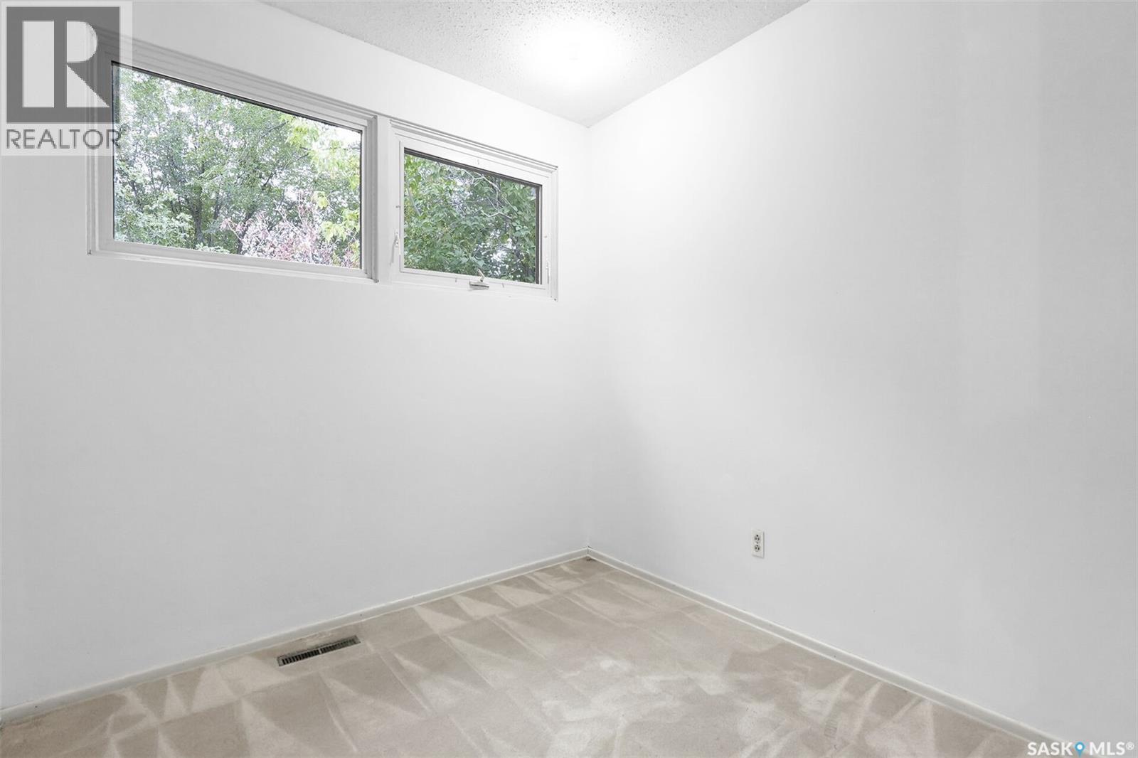 Photo 16 of 40 Richardson Crescent, Regina SK