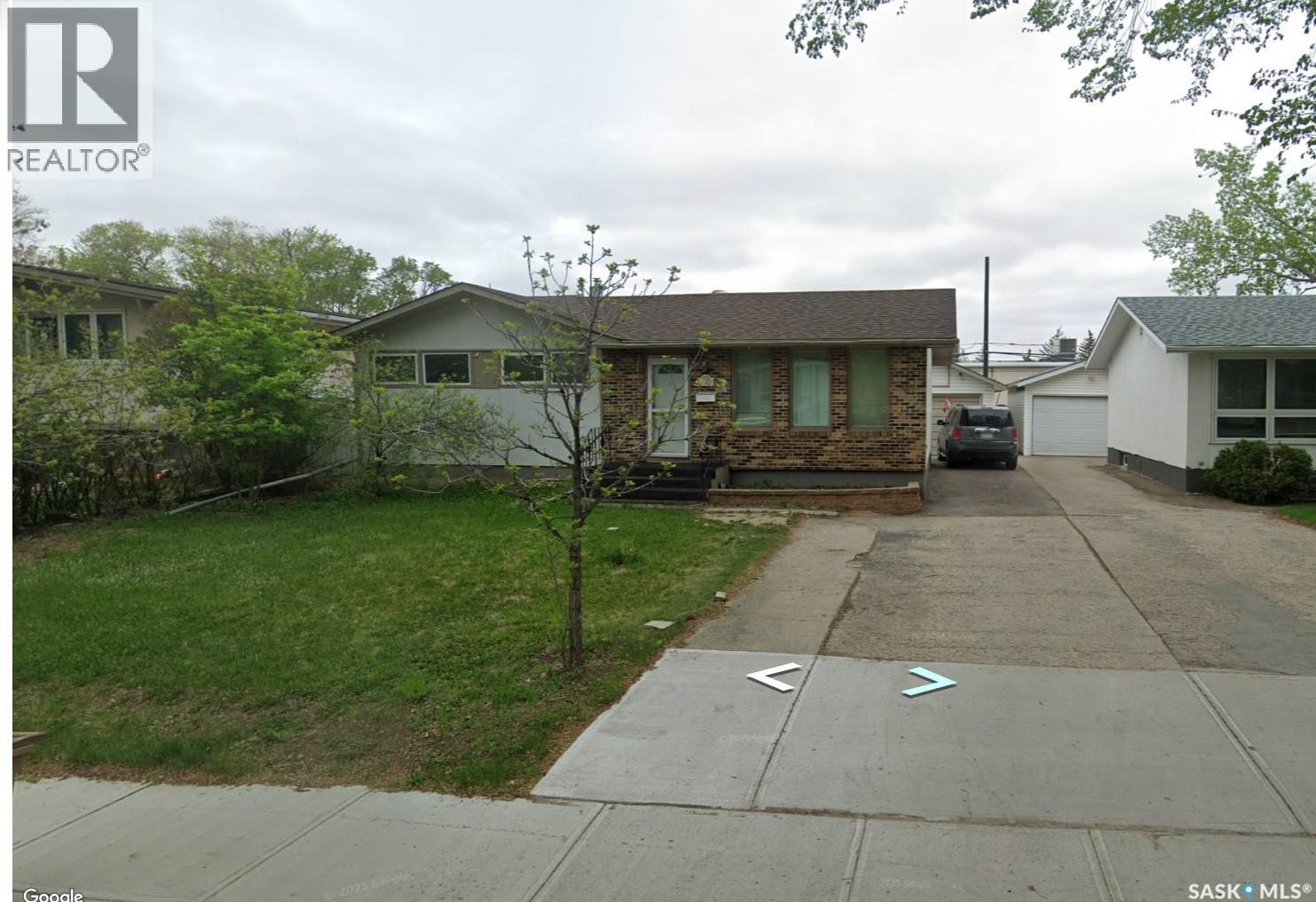 Photo 2 of 40 Richardson Crescent, Regina SK