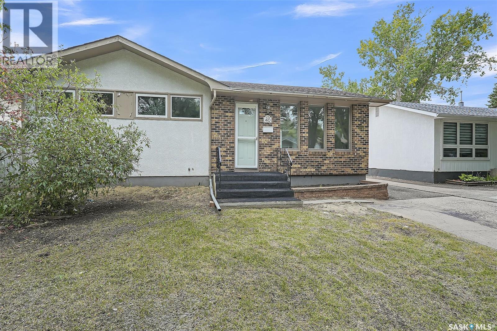 Photo 1 of 40 Richardson Crescent, Regina SK