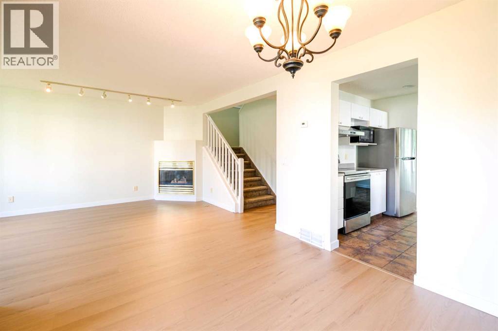 Single Family House for Sale in   Sandarac Drive NW Sandstone Valley Calgary 