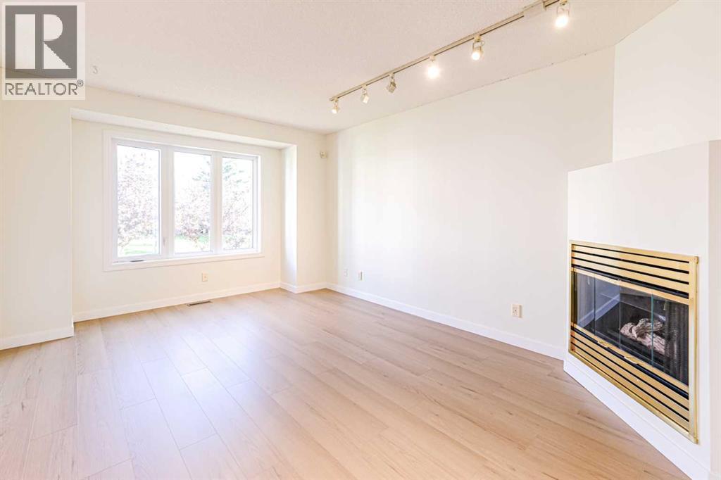 Single Family House for Sale in   Sandarac Drive NW Sandstone Valley Calgary 