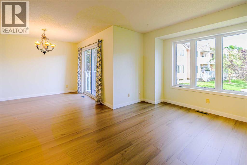 Single Family House for Sale in   Sandarac Drive NW Sandstone Valley Calgary 