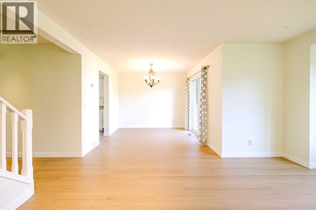 Single Family House for Sale in   Sandarac Drive NW Sandstone Valley Calgary 