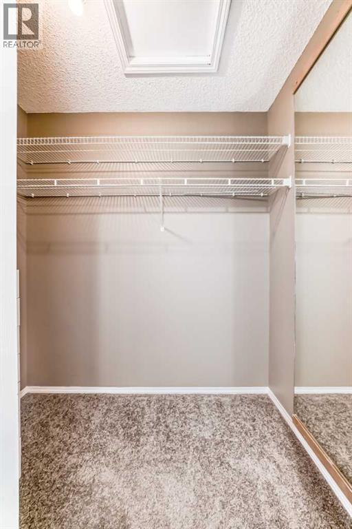 Single Family House for Sale in   Sandarac Drive NW Sandstone Valley Calgary 