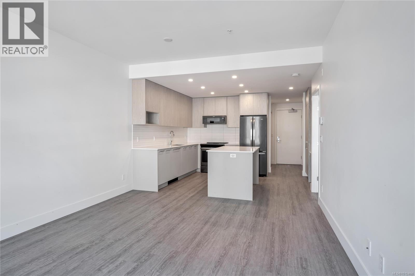 312 940 REUNION Avenue, Langford