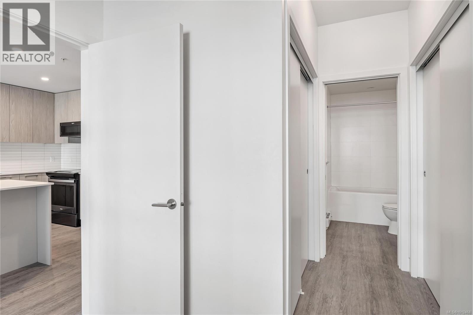 312 940 REUNION Avenue, Langford