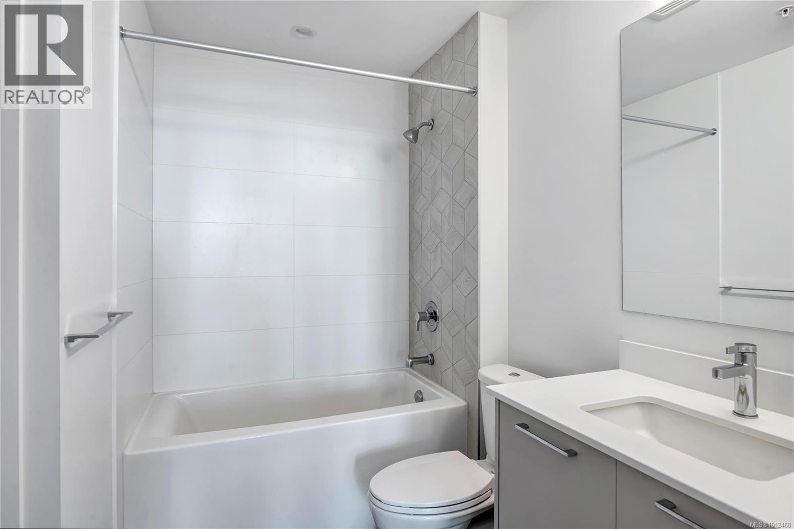 312 940 REUNION Avenue, Langford