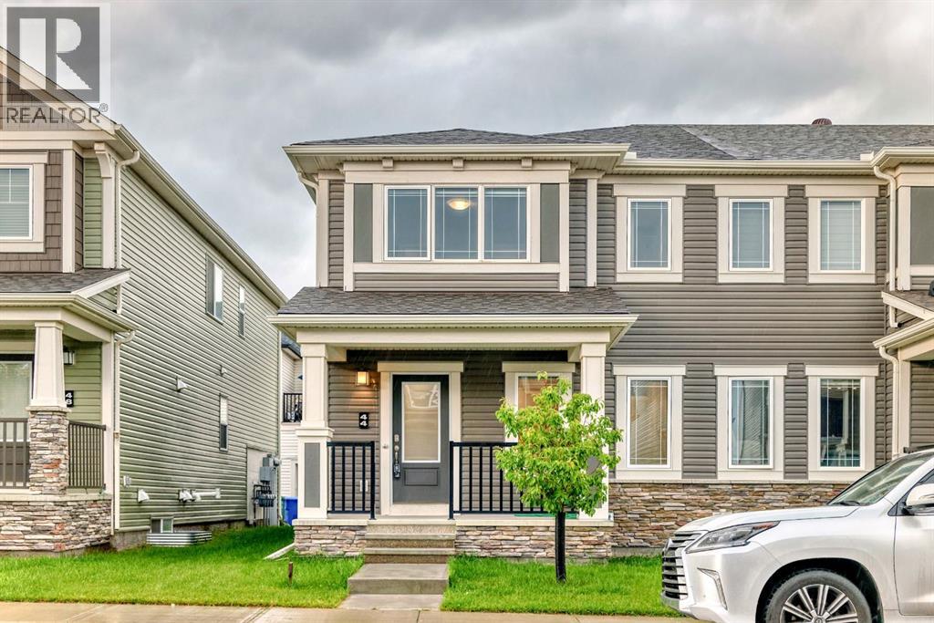 Photo 1 of 44 Cityside Grove Ne, Calgary AB