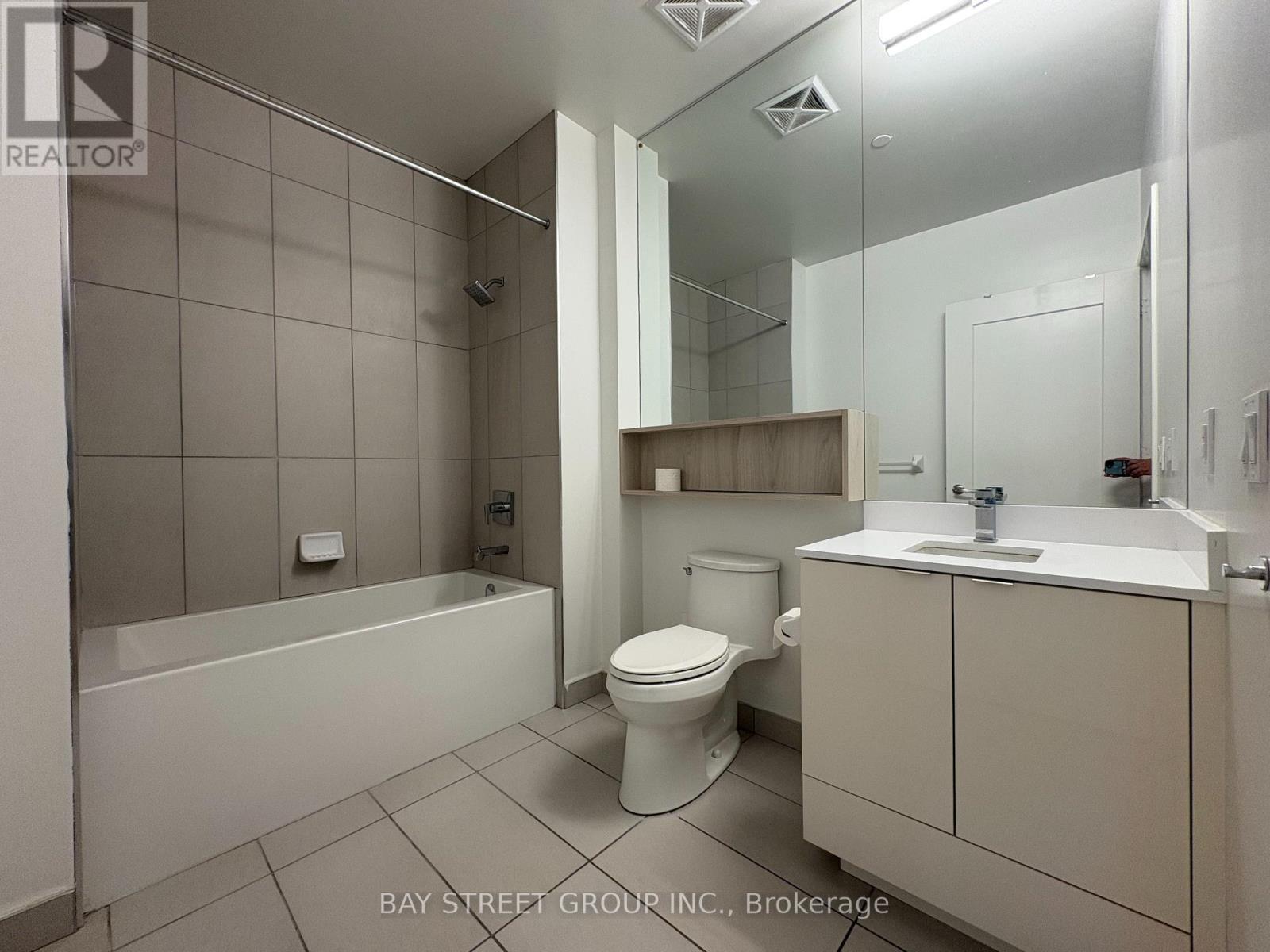 Photo 9 of 217 Se 60 Princess Street, Toronto ON