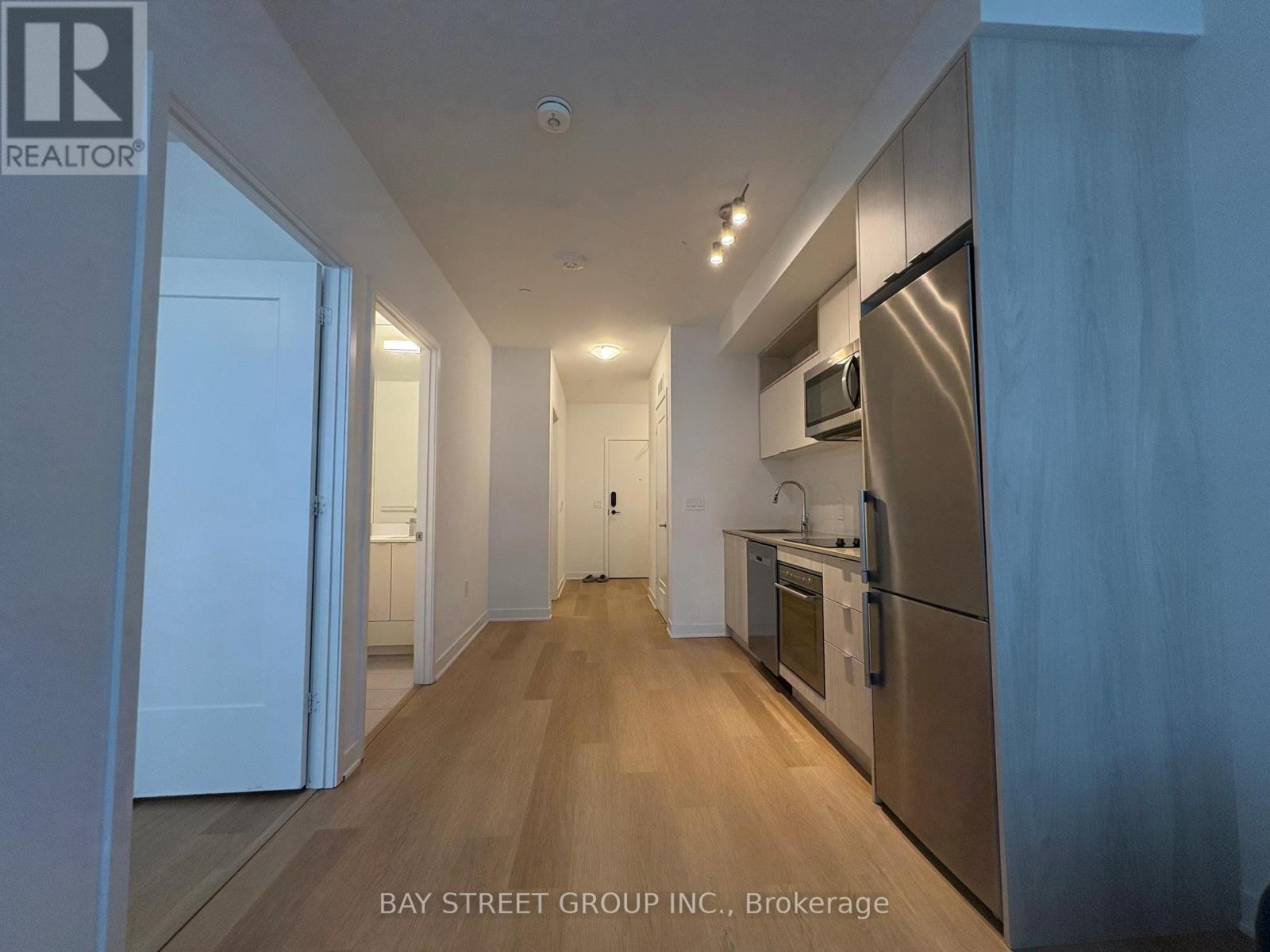 Photo 4 of 217 Se 60 Princess Street, Toronto ON