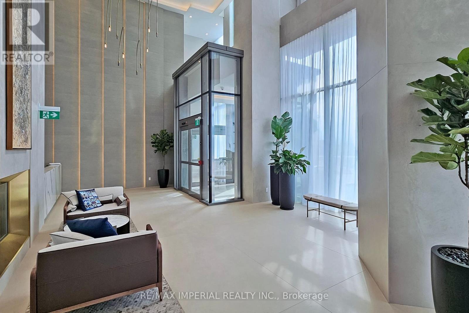 Photo 2 of 4805 1000 Portage Parkway, Vaughan ON