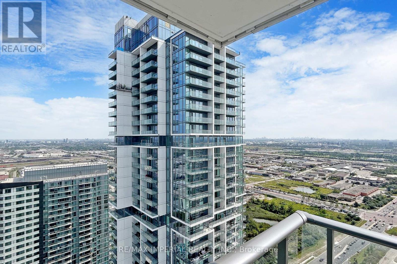 Photo 20 of 4805 1000 Portage Parkway, Vaughan ON