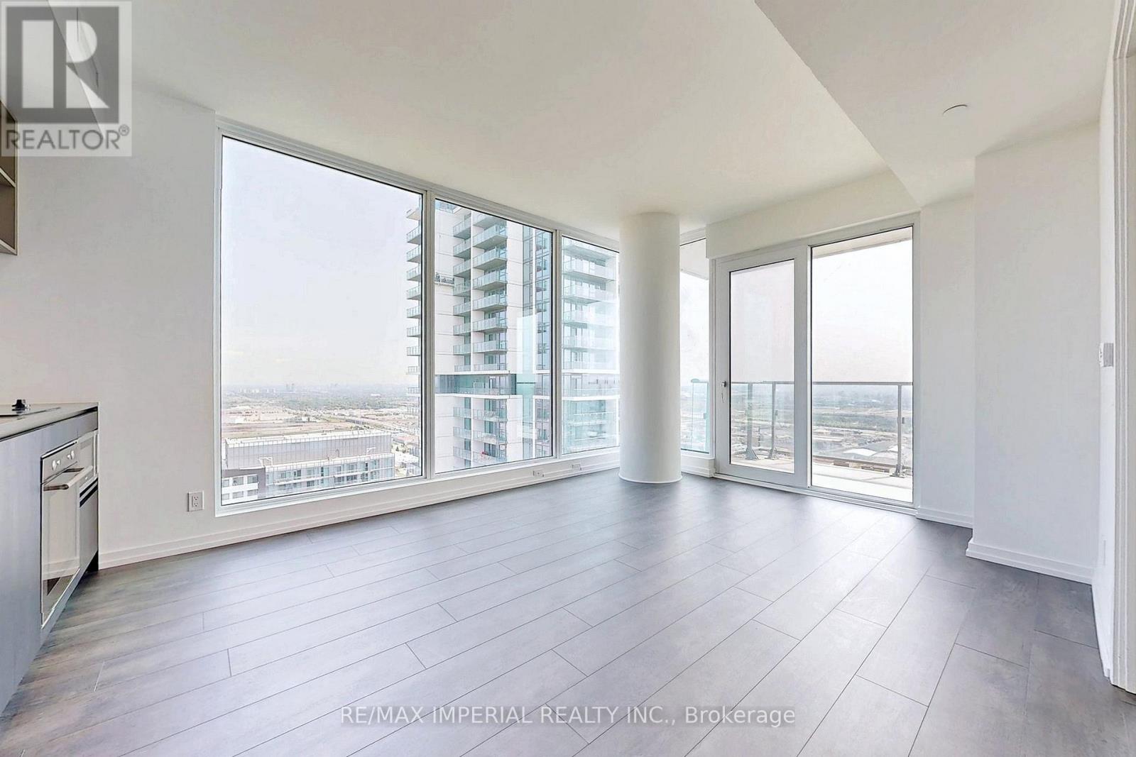 Photo 5 of 4805 1000 Portage Parkway, Vaughan ON
